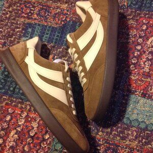 Vince Men's Brown Suede Sneakers with Leather Details - 11M - New in Box